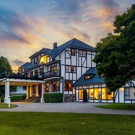 Hana Lodge
